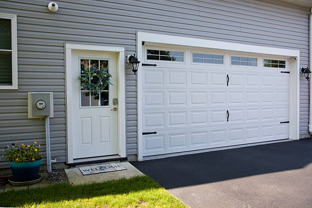 24/7 Emergency Garage Door Panel Replacement experts in Bruce, MS